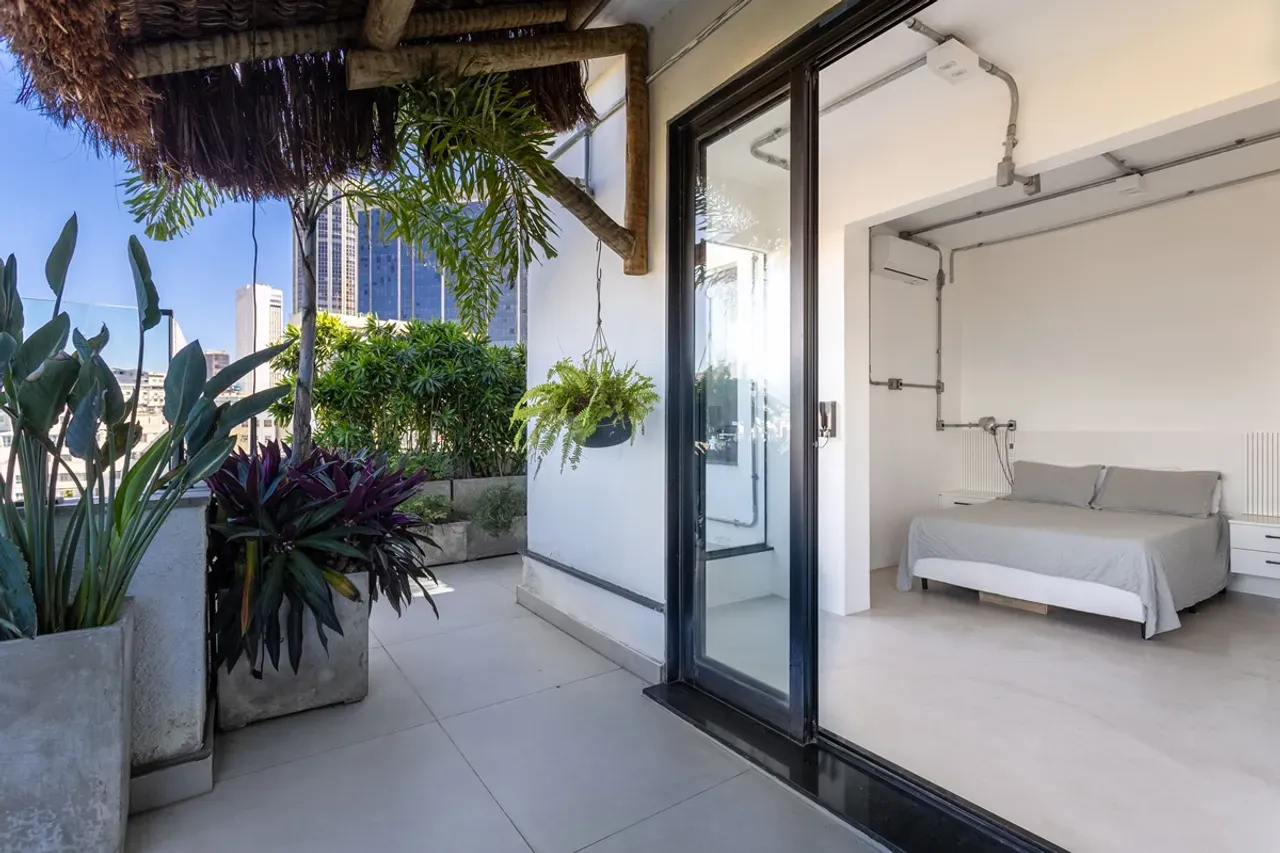 Furnished apartment with 2 bedrooms and enclosed balcony — photo 23