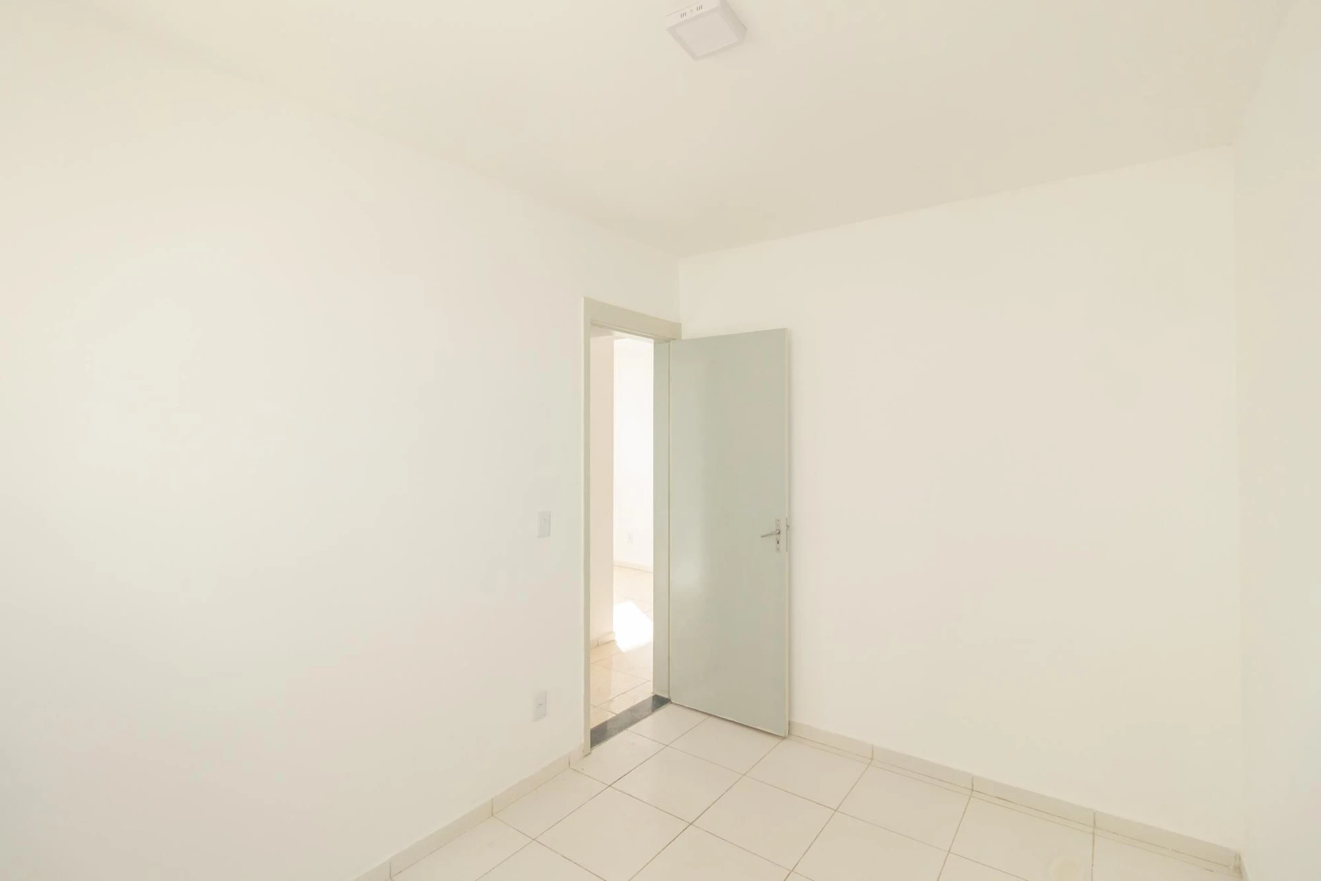 Unfurnished apartment with 2 bedrooms and open-air pool — photo 36