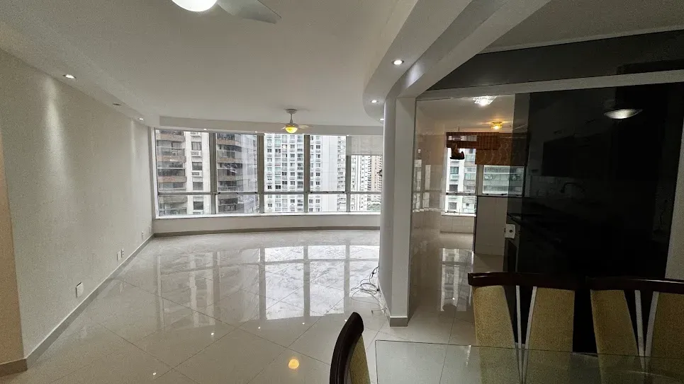 Apartamento, 86 m², com janelas do piso ao teto — photo 2