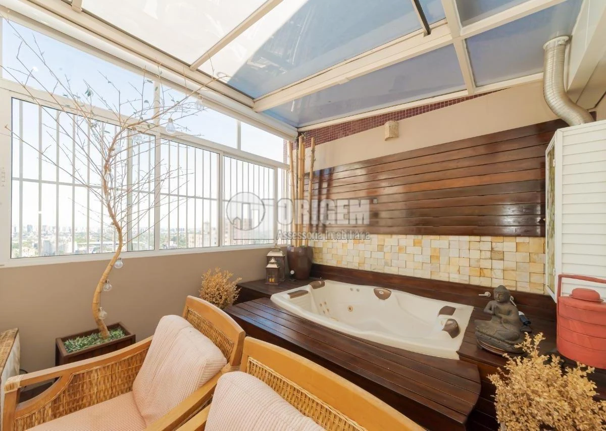 Furnished 216 m² apartment with 3 en-suites — photo 32