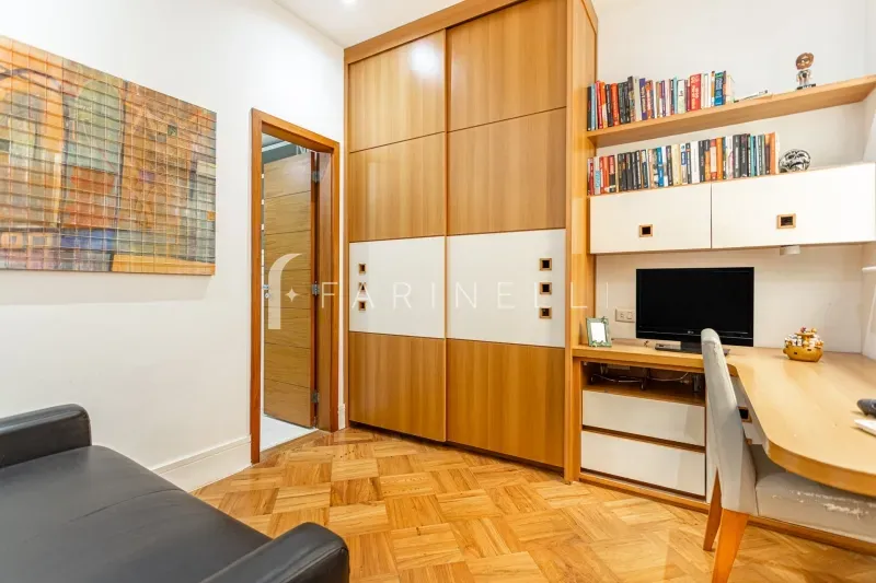Apartamento de 4 quartos com janelas do chão ao teto — photo 13