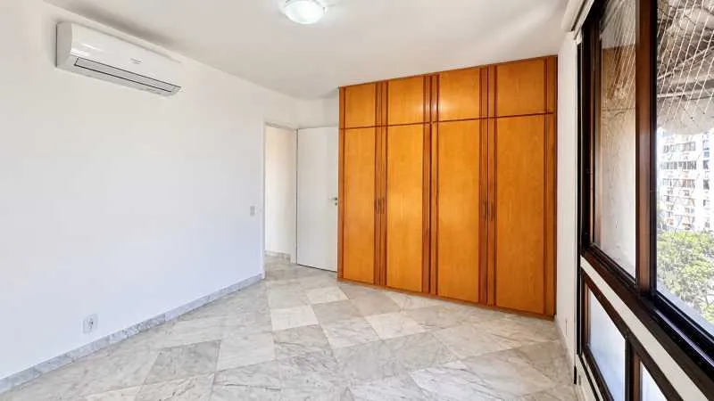 Apartamento de 3 dormitorios con 2 suites y balcón — photo 13
