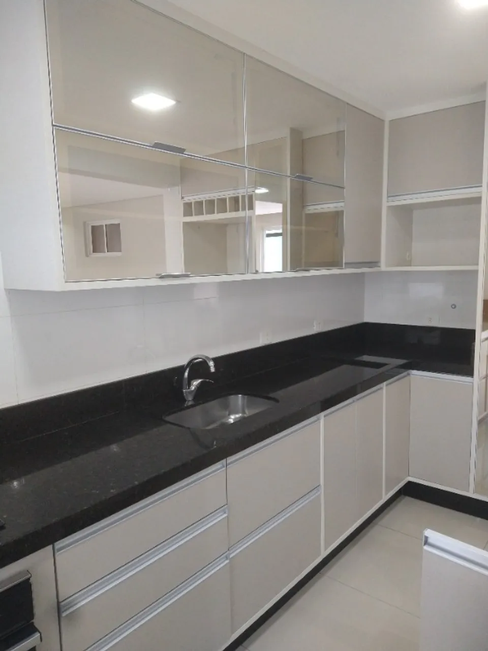 3-bedroom apartment with a home office in Curitiba — photo 2