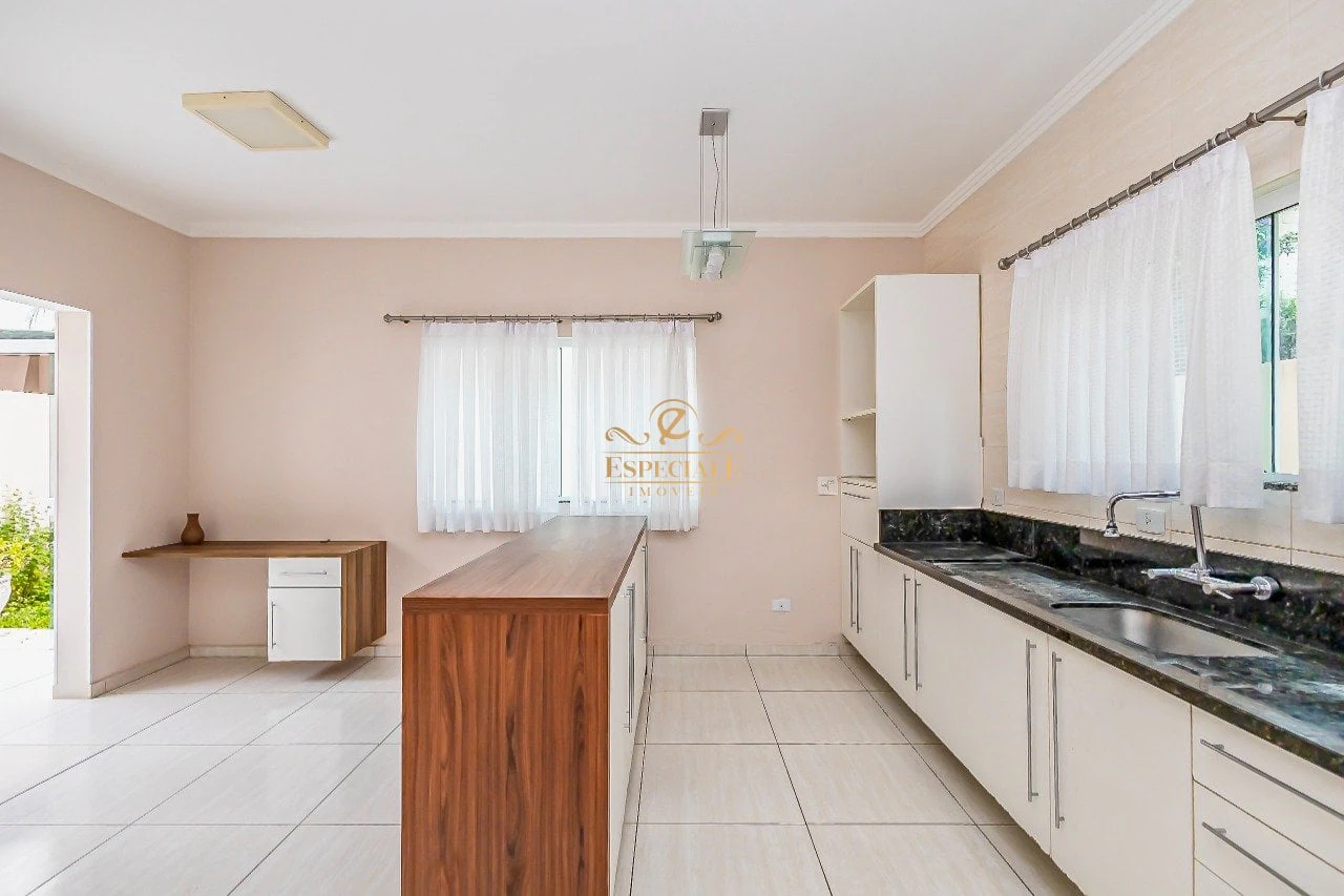 3-bedroom house with a home office in Curitiba — photo 9