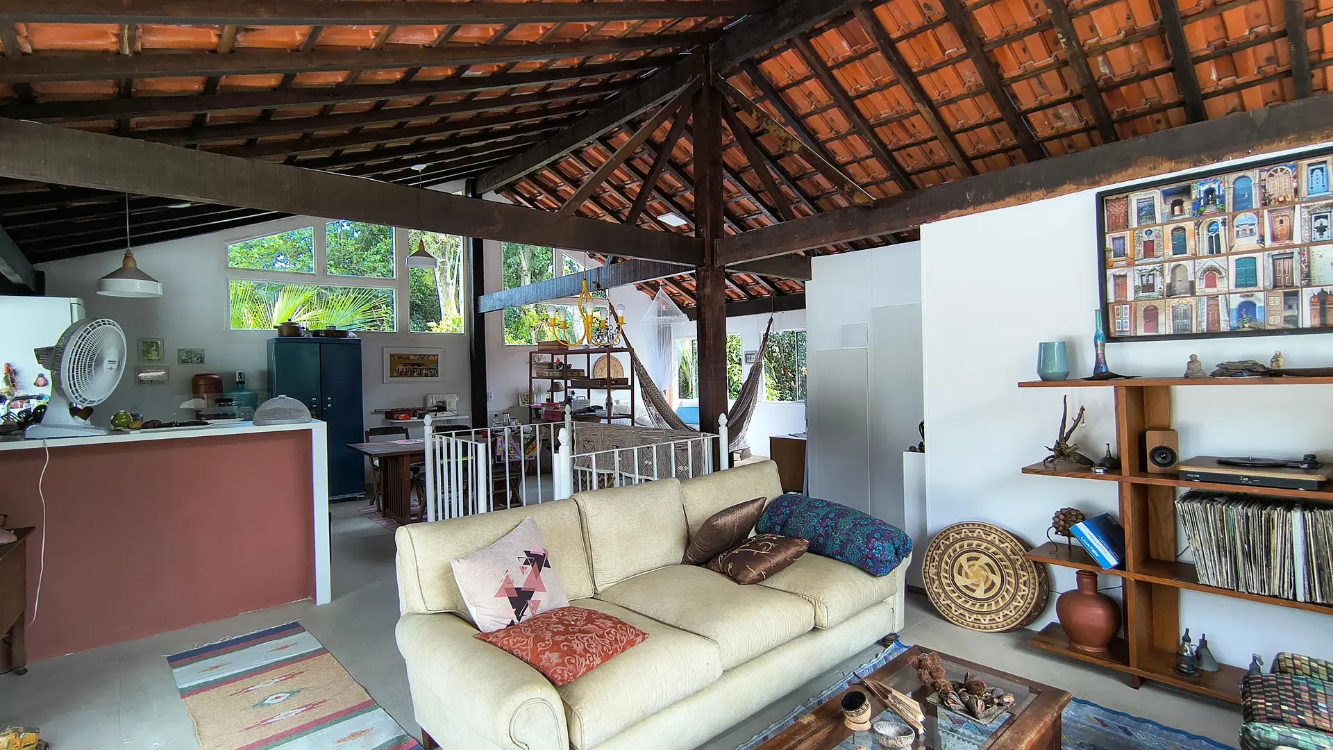 5-bedroom house with a bathtub — photo 15
