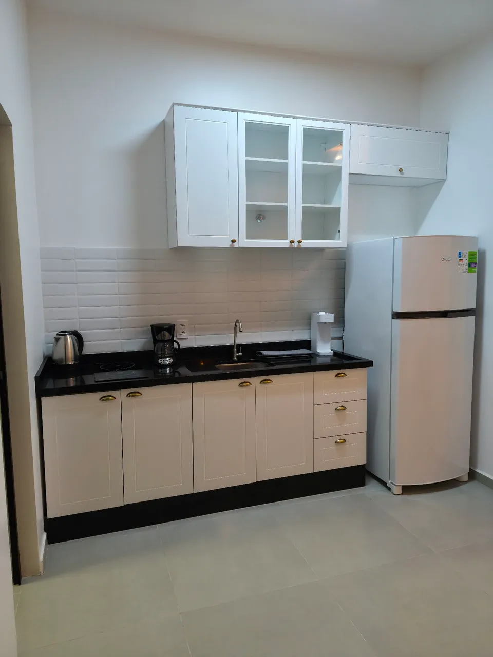 Furnished studio, 35 m², with a water view — photo 3