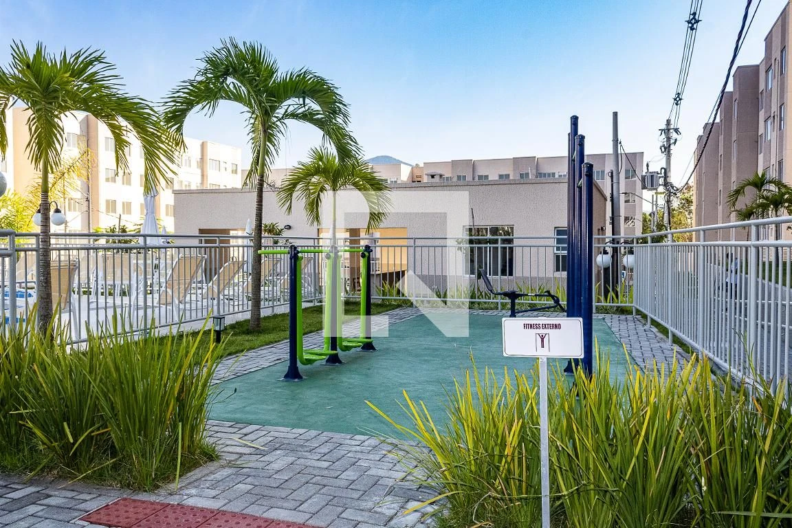 Unfurnished 2-bedroom apartment with an open-air pool — photo 7
