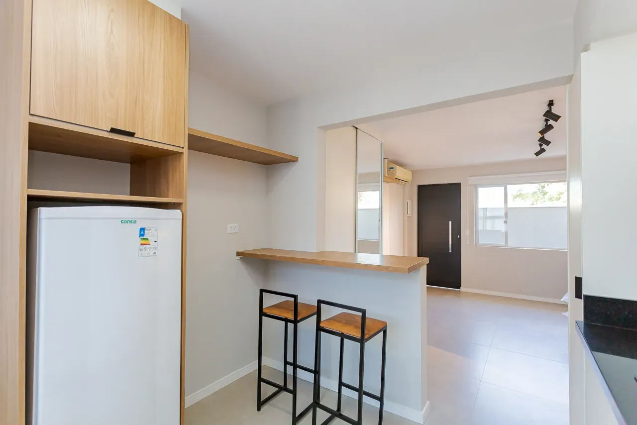 Furnished studio with glass shower and 1 parking spot — photo 11