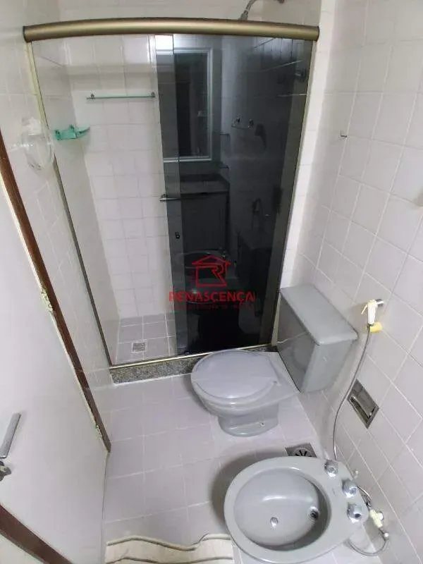 Apartamento sem mobília com 3 quartos, piso de madeira — photo 24