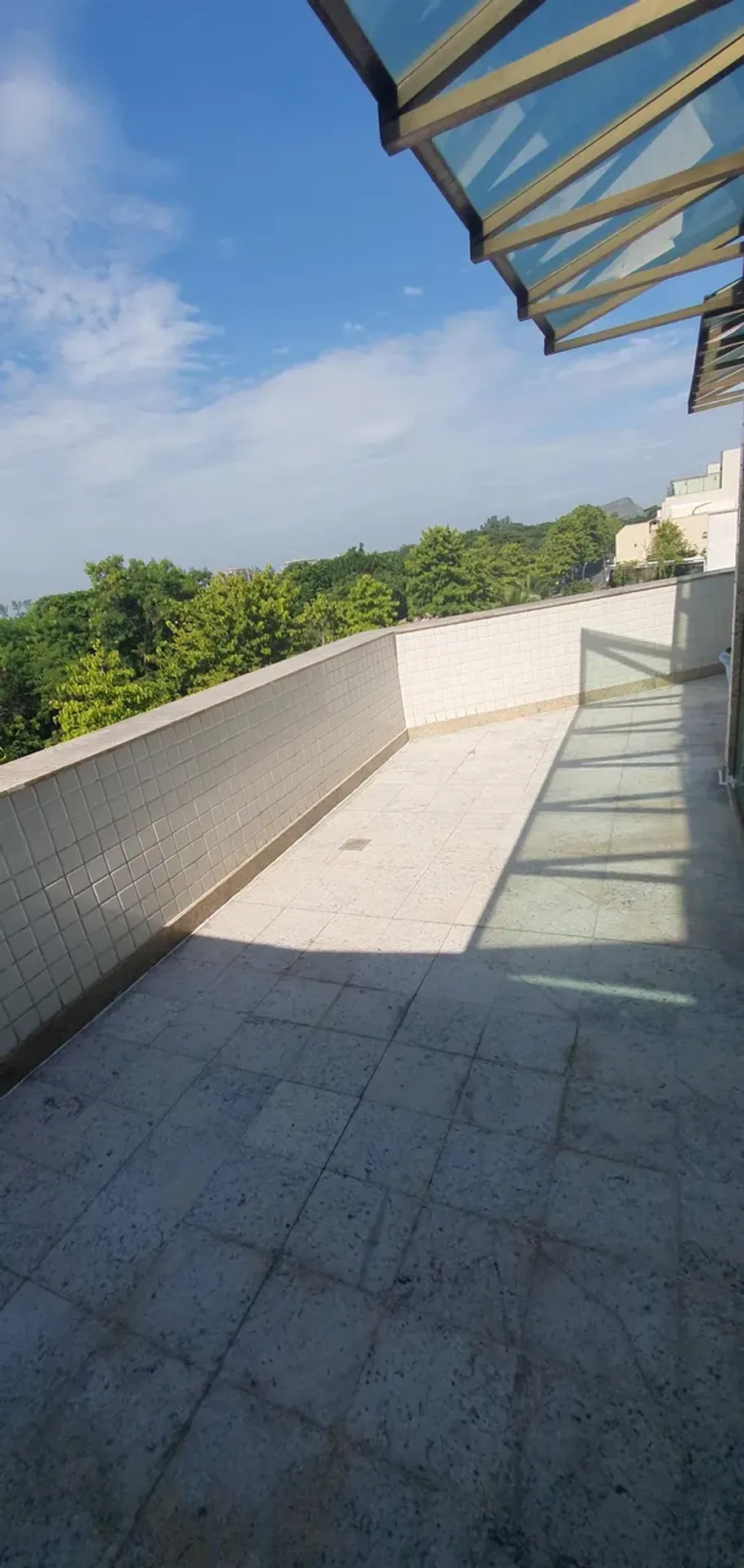 Duplex penthouse with 381 m² and a built-in grill balcony — photo 10