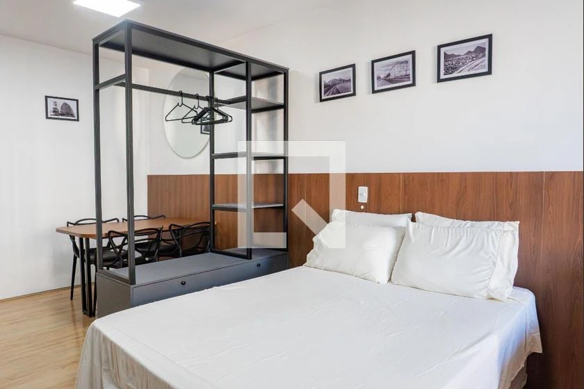 Furnished 1-bedroom apartment with a balcony — photo 4