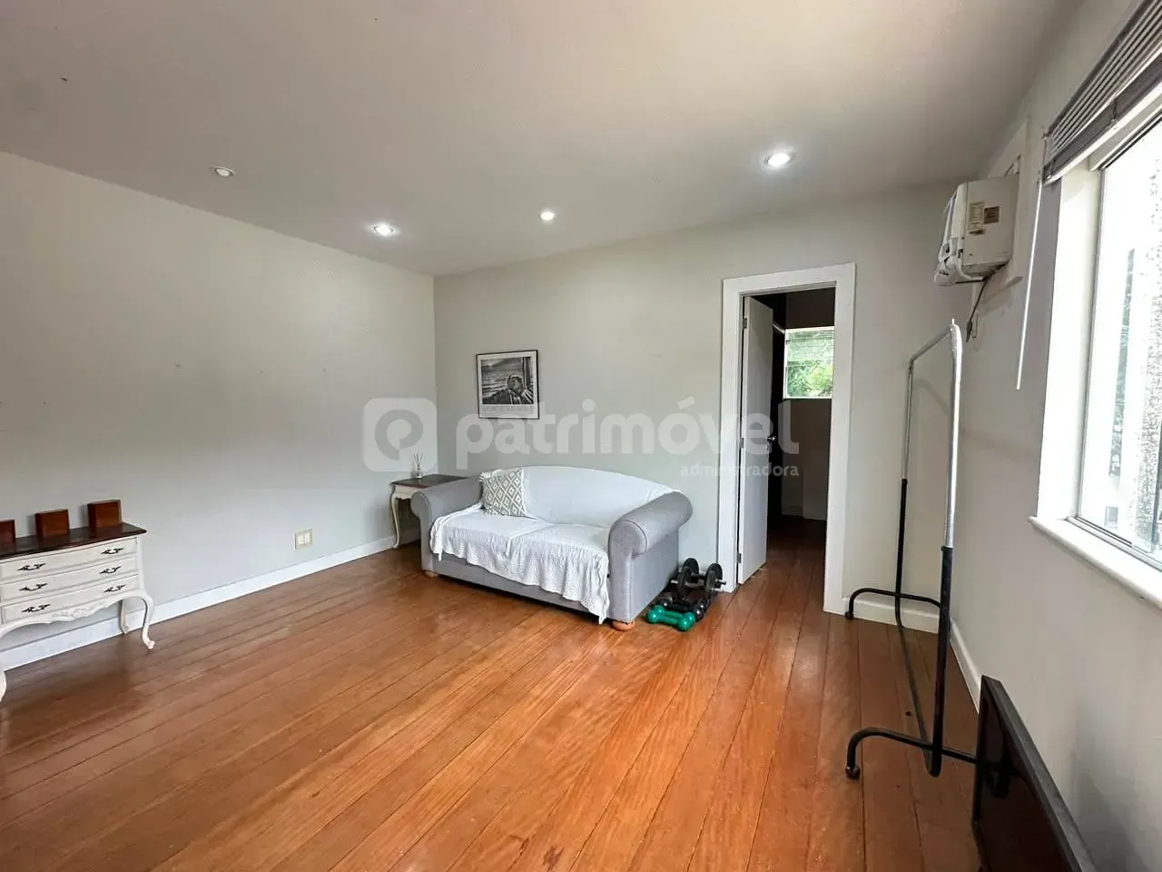 Casa sem mobília com 6 quartos e 9 banheiros — photo 24