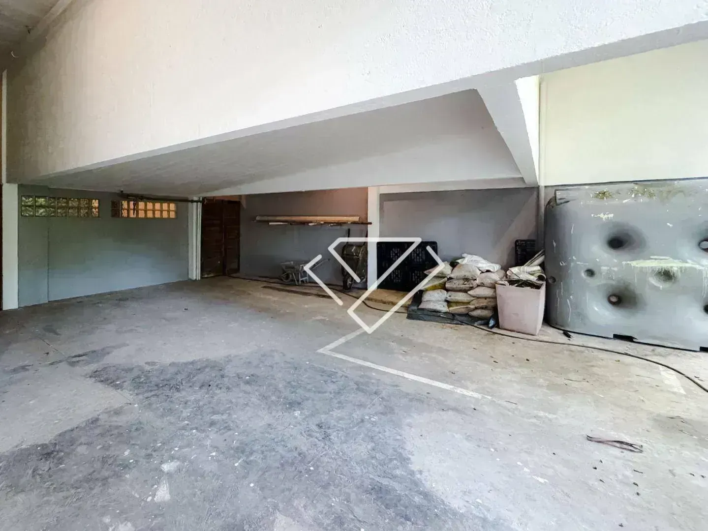 House with 3 bedrooms and 4 bathrooms on 600 m² — photo 13