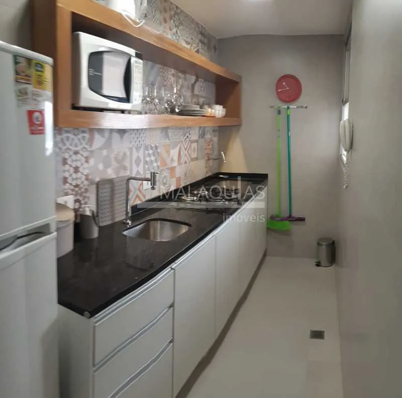 1-bedroom apartment with enclosed kitchen and balcony — photo 8