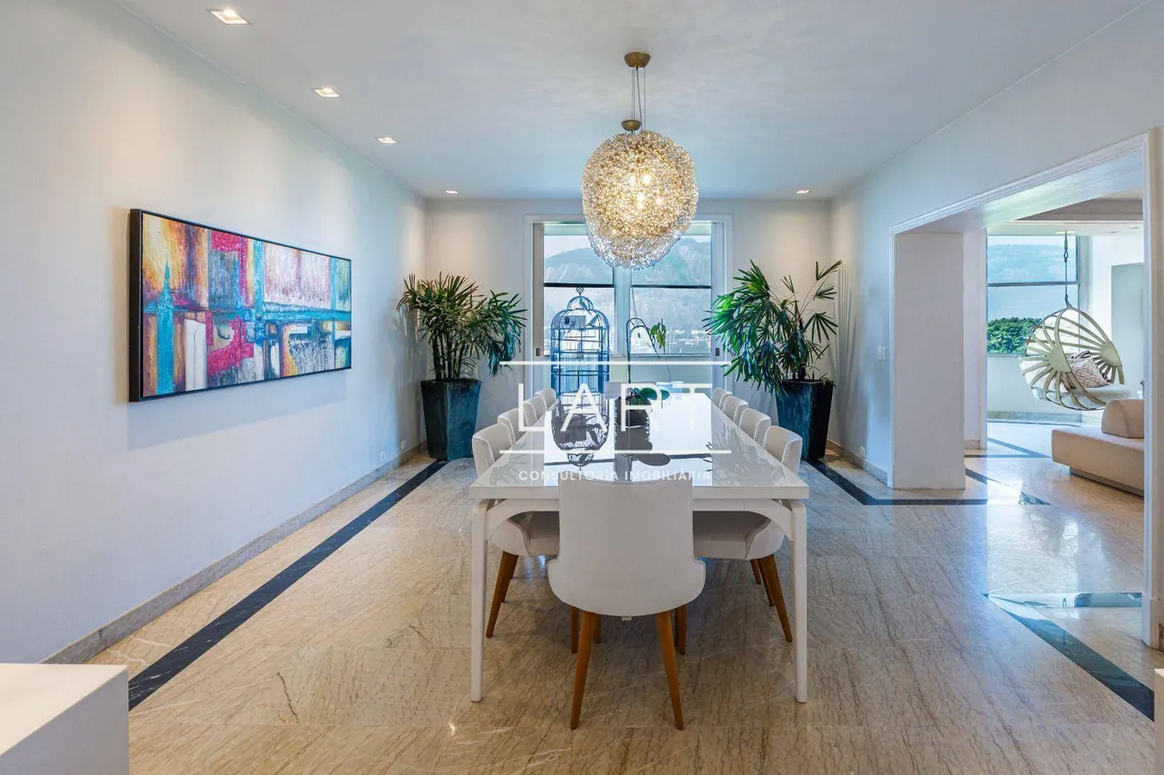 4-bedroom apartment with 453 m² and shared elevator — photo 14