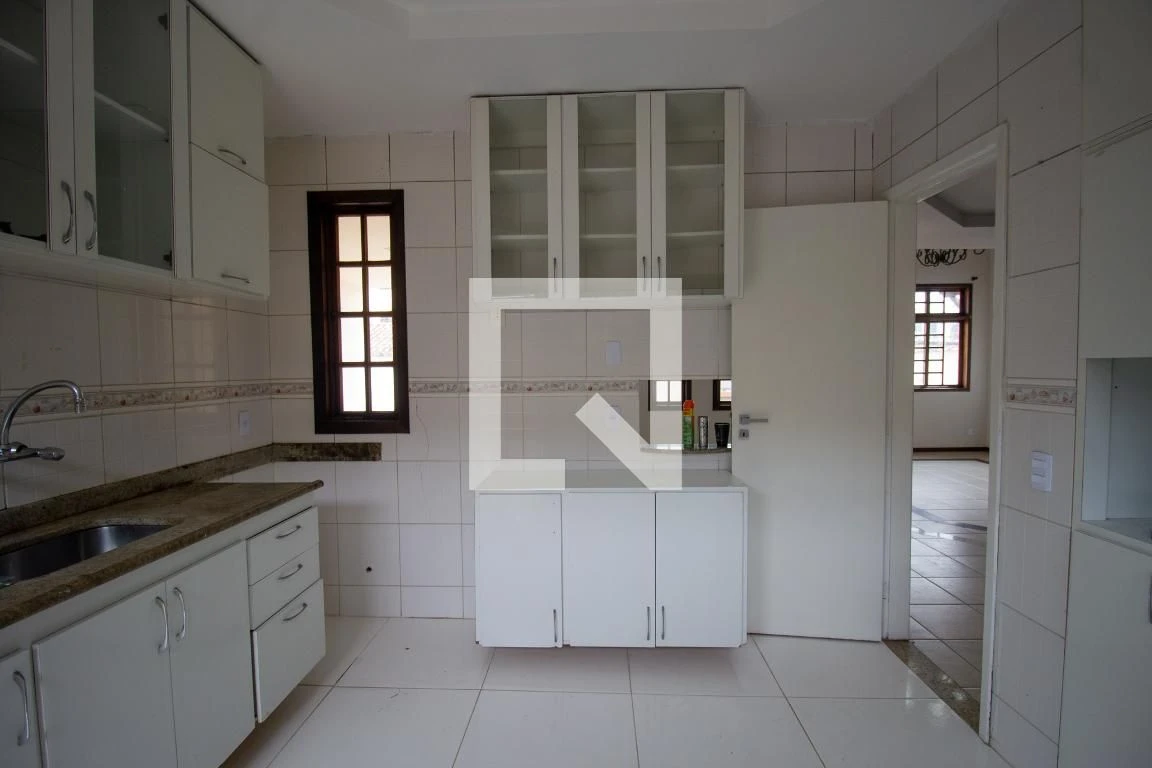4-bedroom house with a private pool in Rio de Janeiro — photo 30