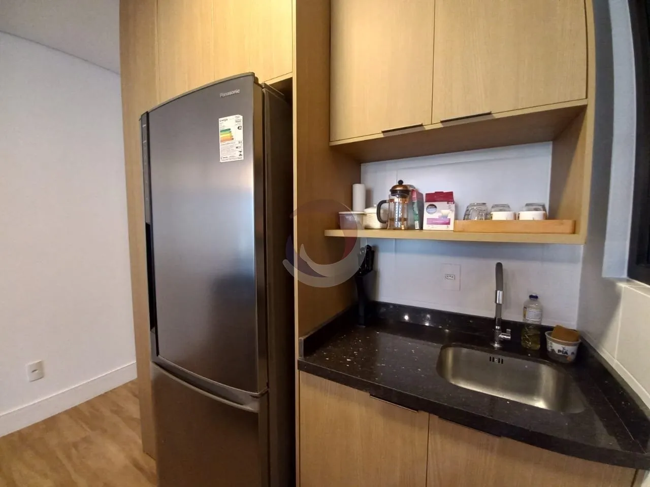 Меблированная студия с кухней открытой планировки, 73 м² — photo 15