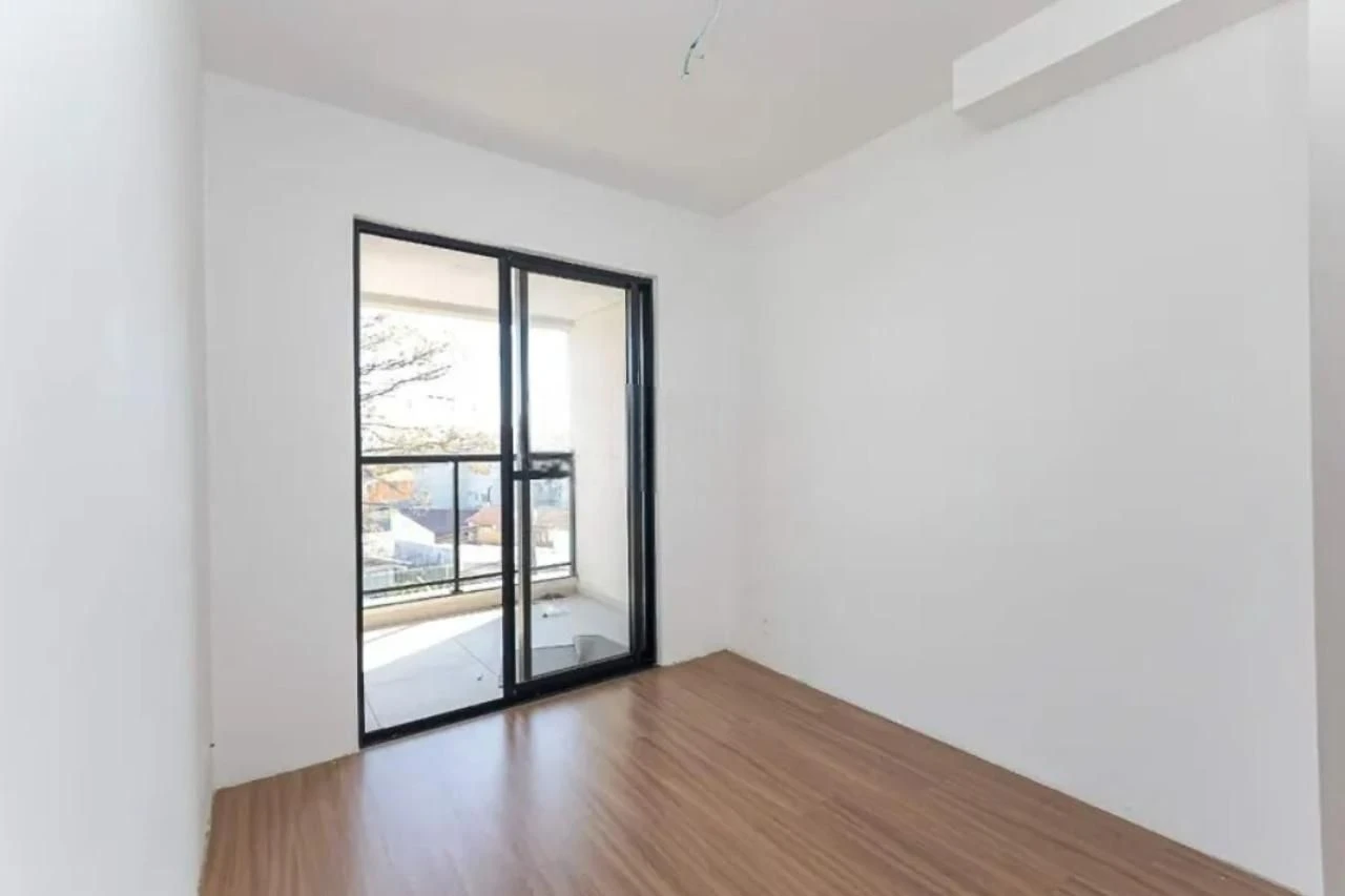 Apartment, 69 m², with wood or laminate floors — photo 8