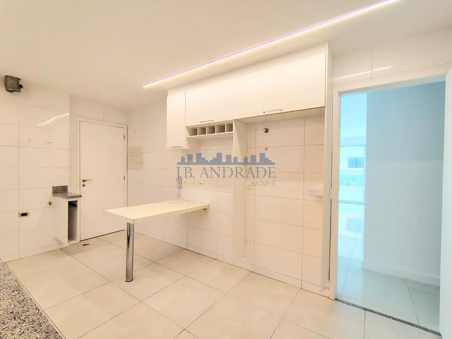Apartamento com 4 quartos e varanda envidraçada — photo 24