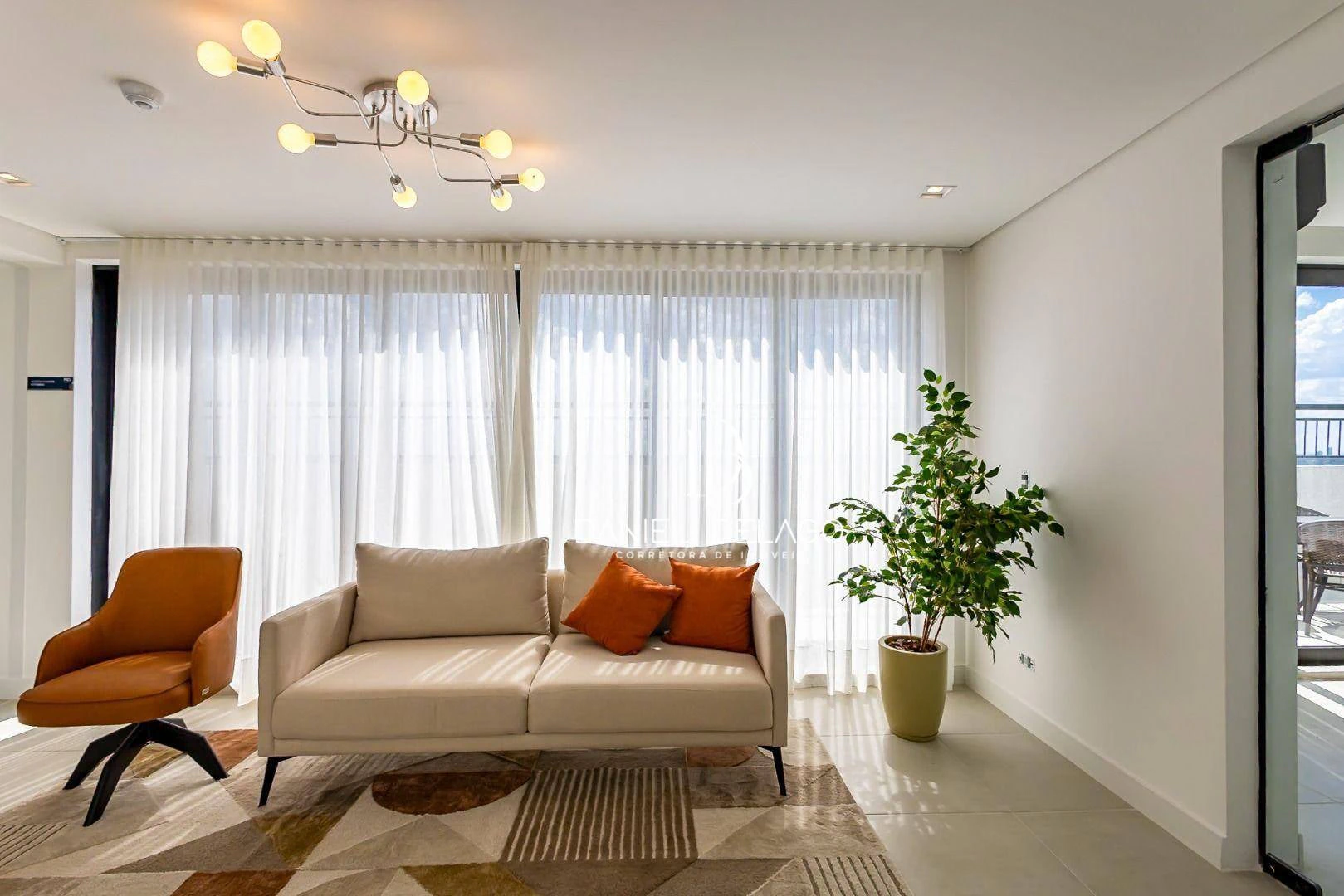 One-bedroom apartment with a washing machine in Curitiba — photo 11