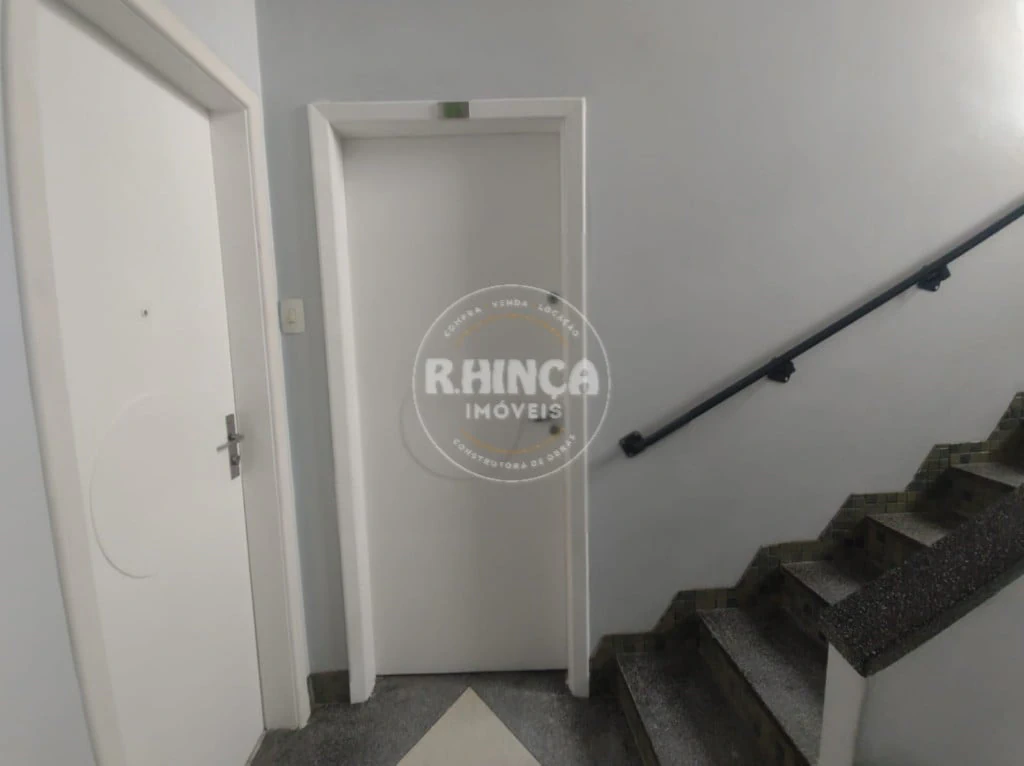 Apartamento com piso de madeira ou laminado, Centro — photo 21