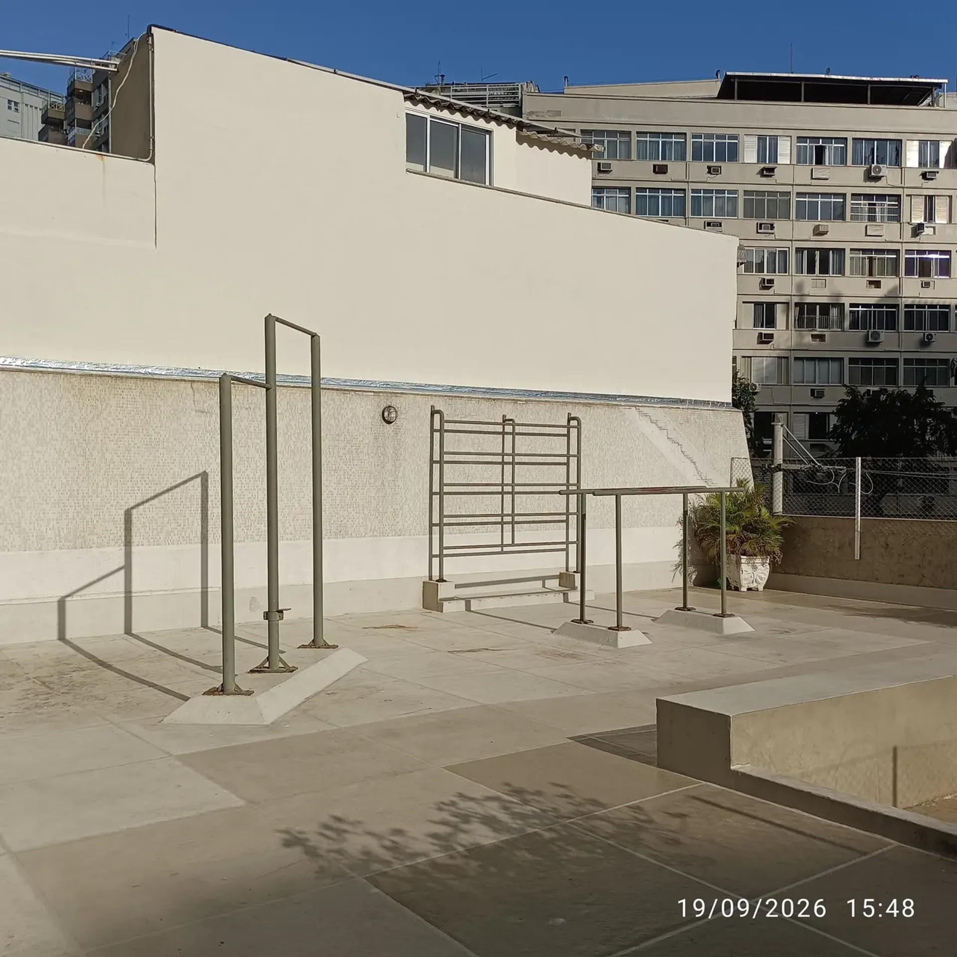 2-bedroom apartment in a building with a pool — photo 15