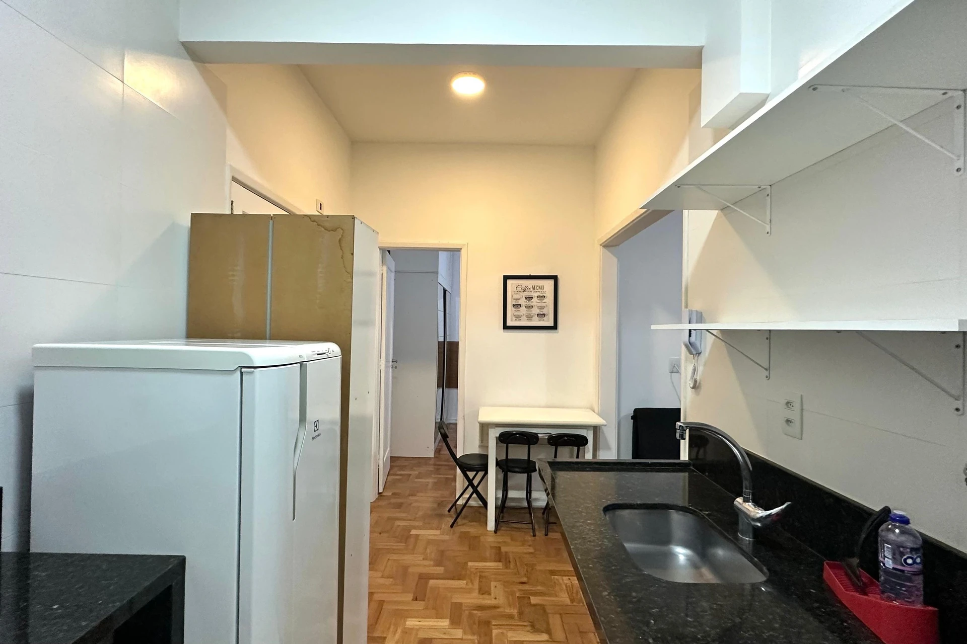 Apartamento mobiliado com 1 quarto, varanda e 2 banheiros — photo 12