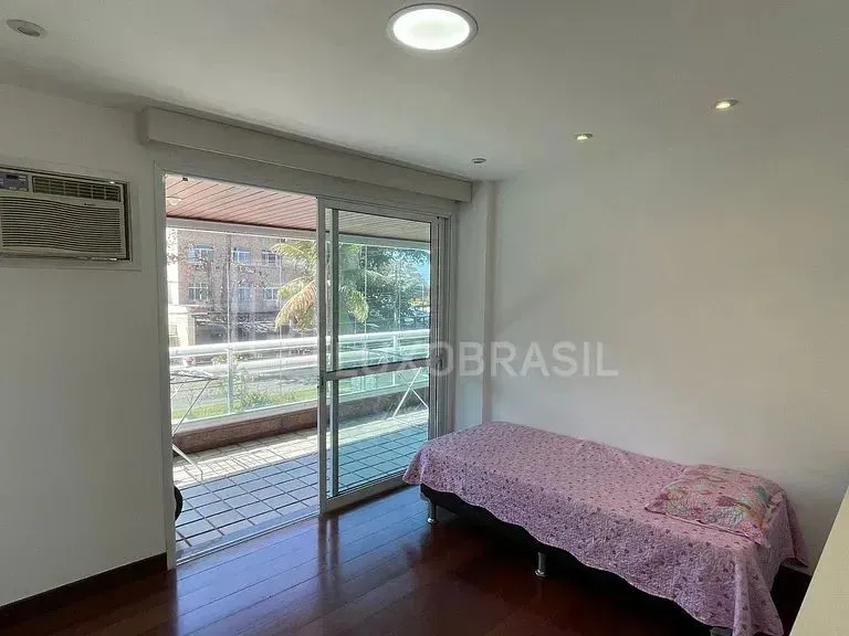 Apartamento com varanda envidraçada e 4 quartos — photo 18