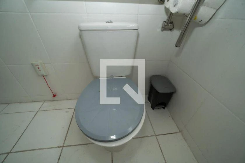 One-bedroom apartment with a washing machine — photo 29