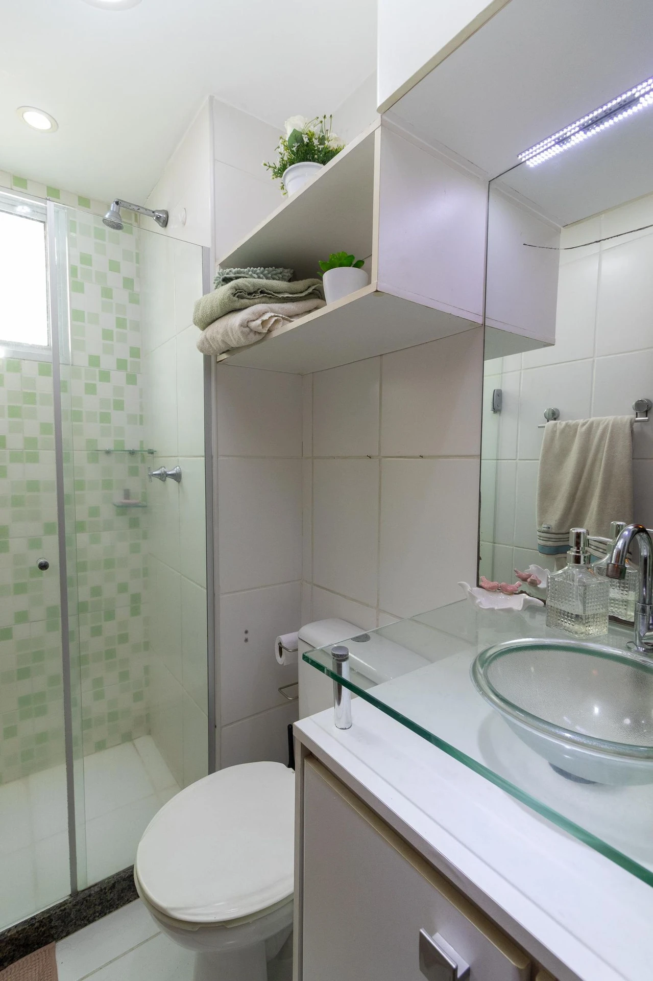 Furnished 2-bedroom apartment with balcony — photo 37