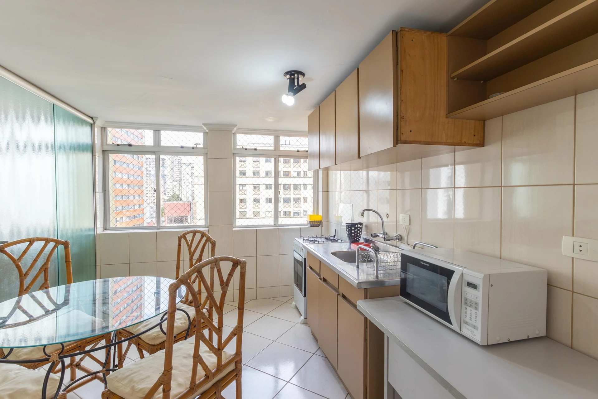 2-bedroom apartment with a washing machine in Curitiba — photo 10