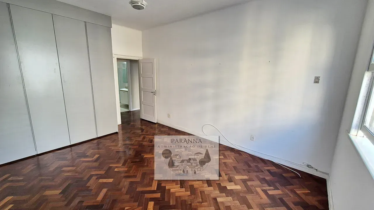 4-bedroom, 4-bath apartment with balcony and laundry area — photo 5