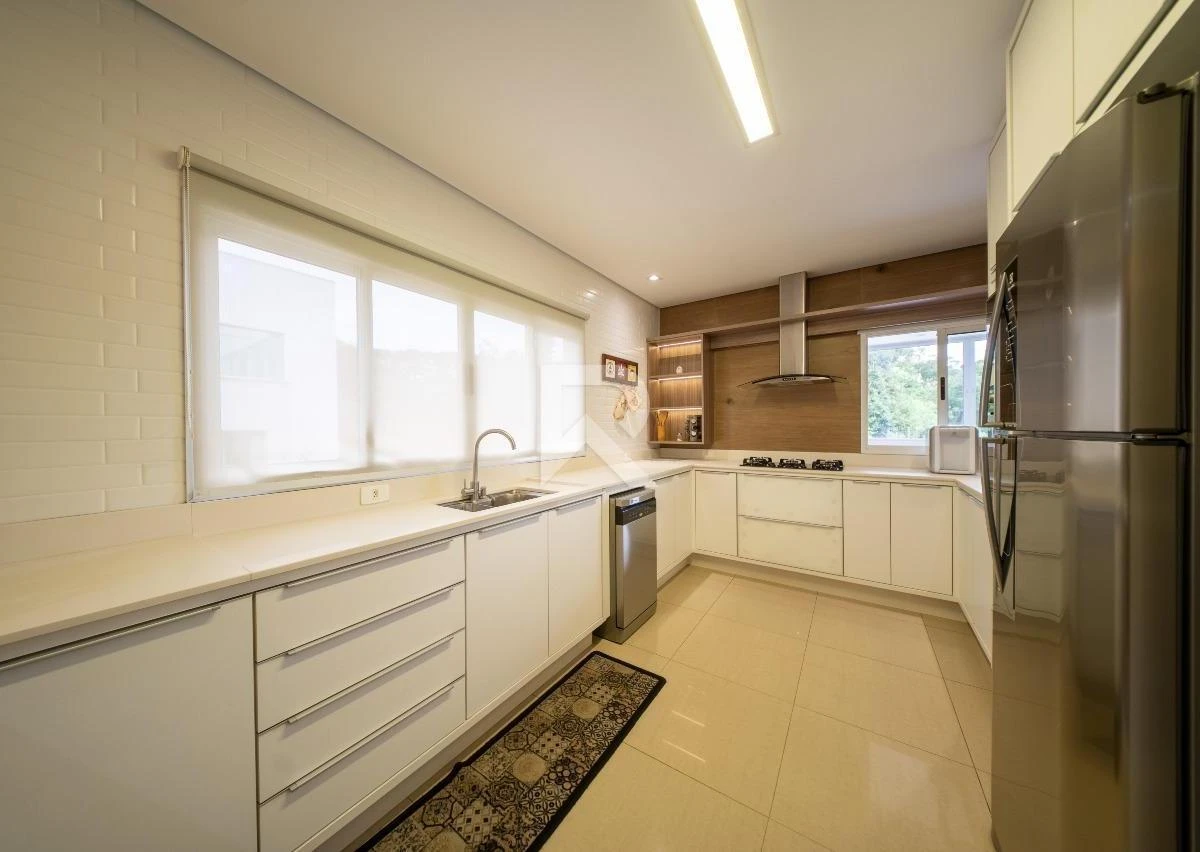 Furnished house, 400 m², with a bathtub — photo 8