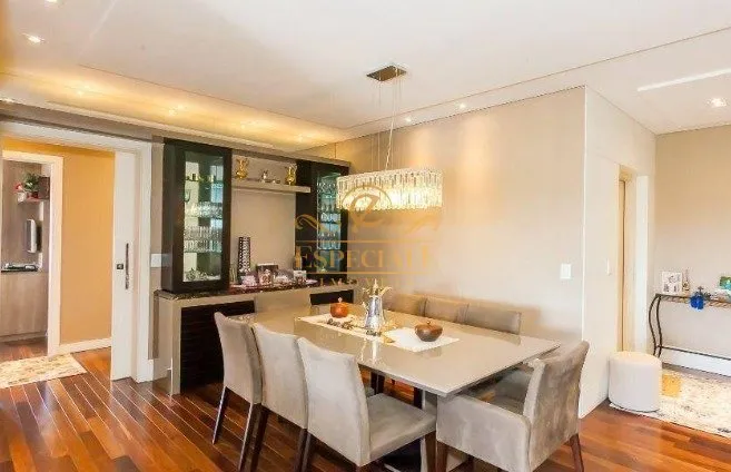 Apartment with 3 en-suite bedrooms and glass balcony — photo 2