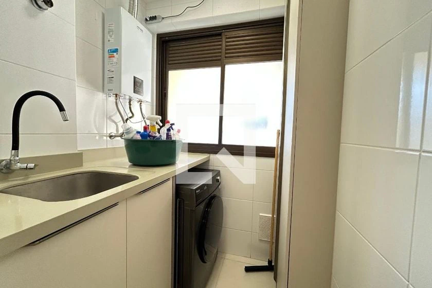 2-bedroom apartment in a building with a pool — photo 28