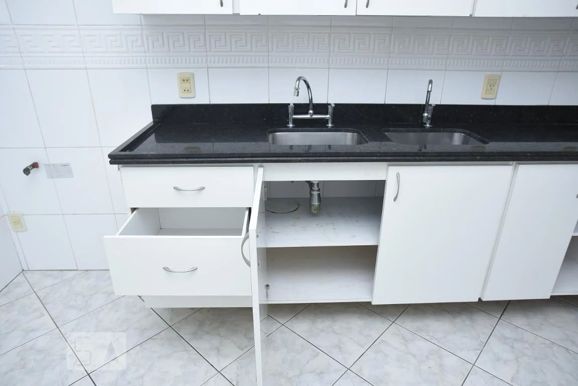 4-bedroom apartment (2 en-suite) with separate kitchen — photo 25