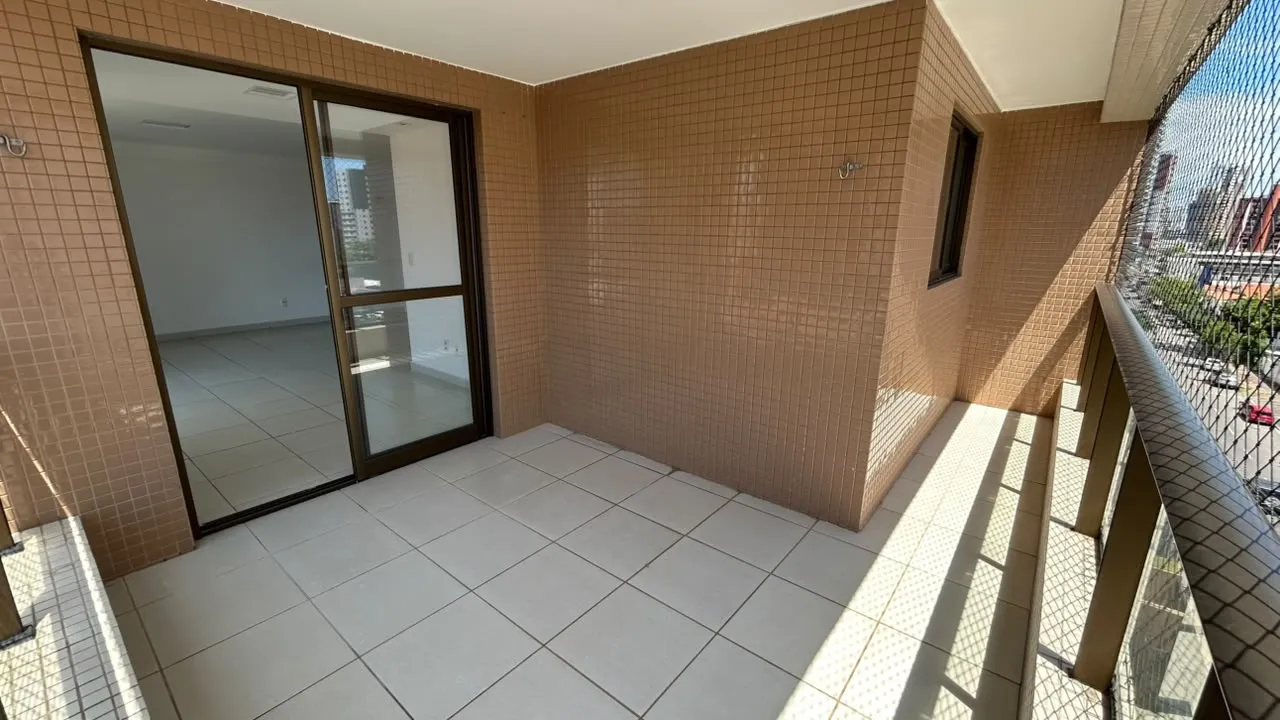 3-bedroom apartment in a building with a sauna — photo 16