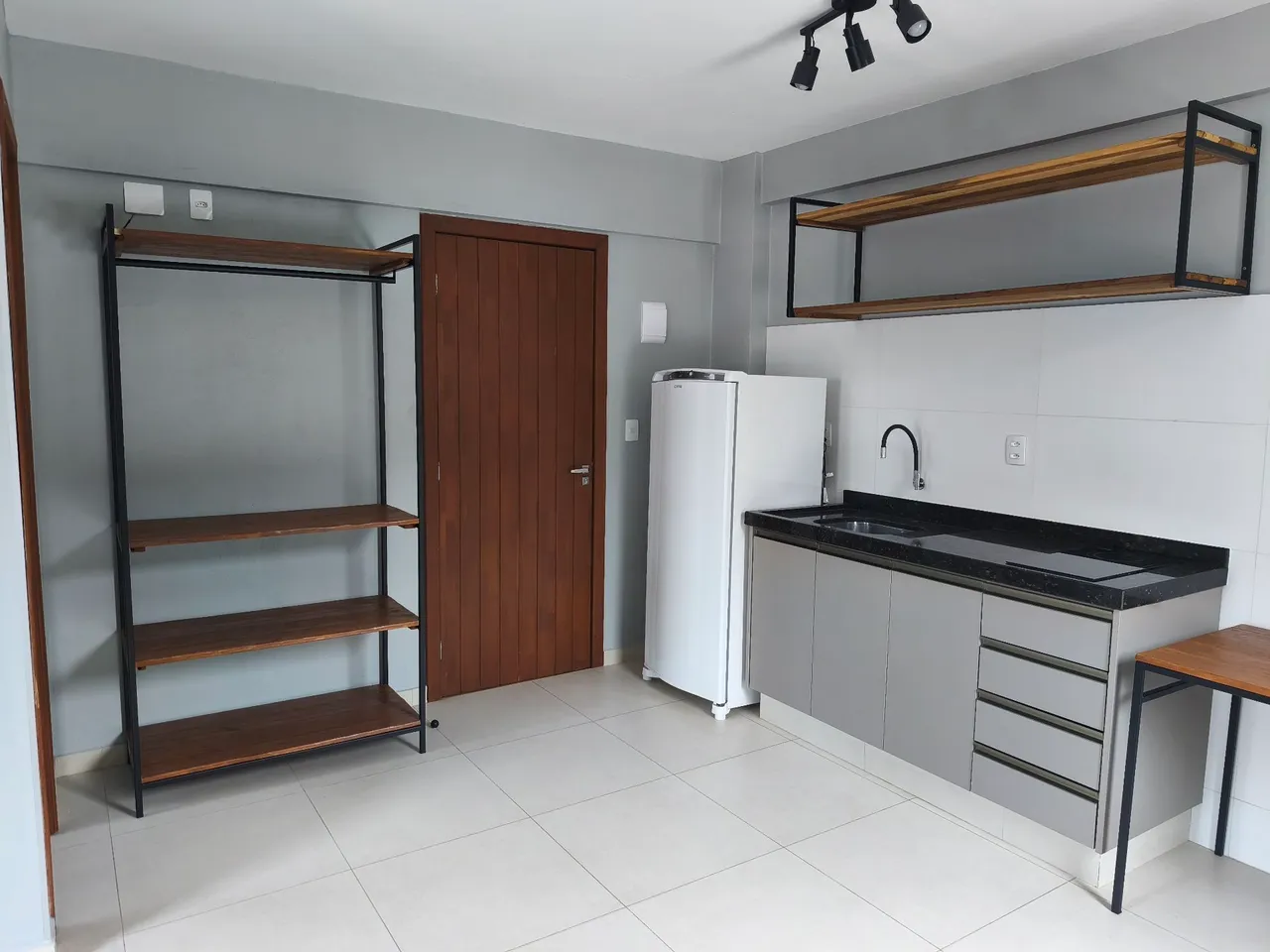 One-bedroom apartment with a home office in Florianópolis — photo 4