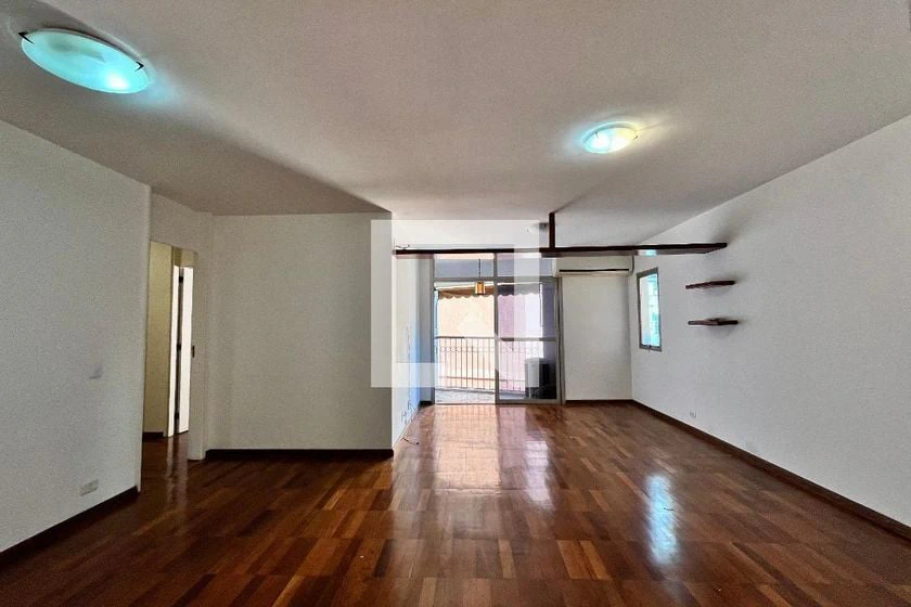 Apartamento com 3 quartos e armários planejados