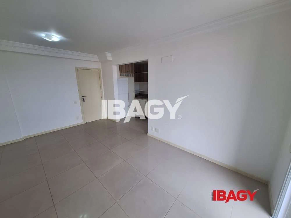Квартира з 2 спальнями, 2 ванними та місцем — photo 4