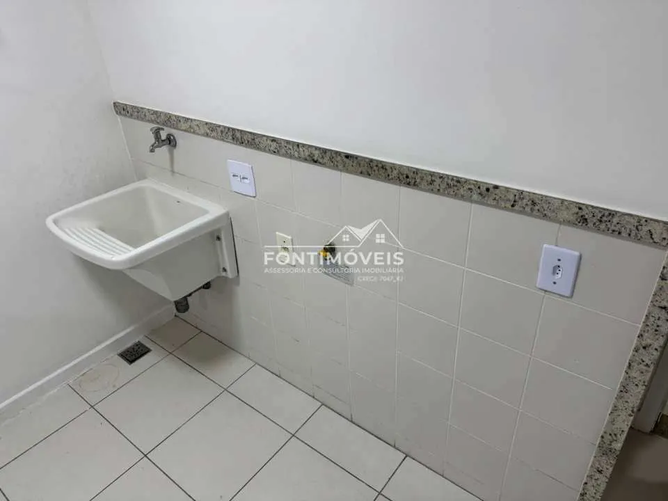 One-bedroom apartment in a building with a pool — photo 6