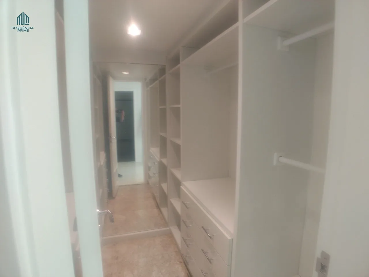 Apartamento com 4 suítes e varanda, 5 banheiros — photo 7