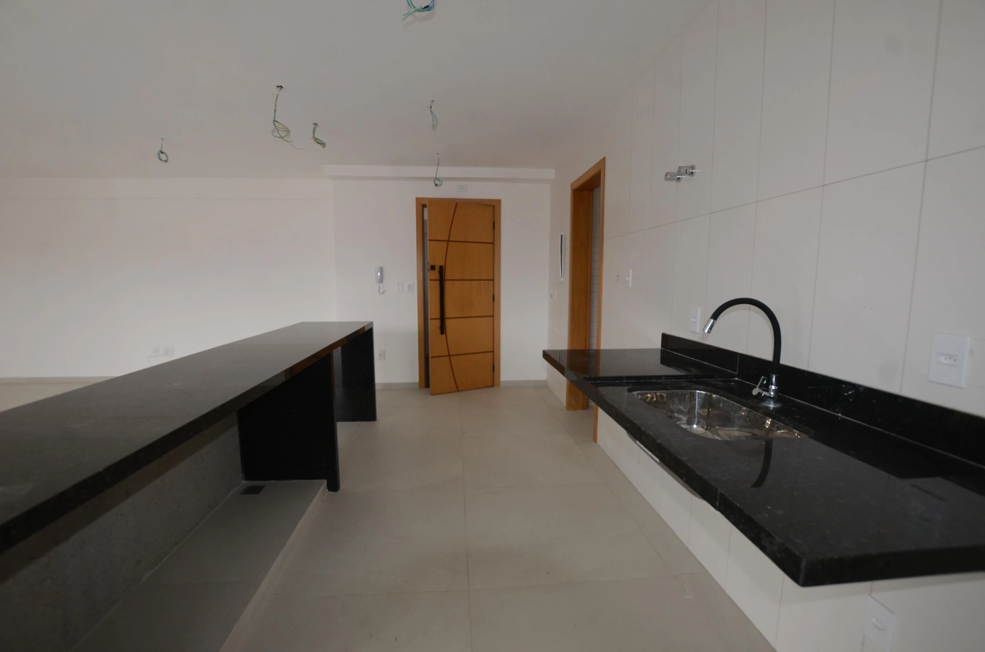 2-bedroom apartment with a mountain view in Rio de Janeiro — photo 33