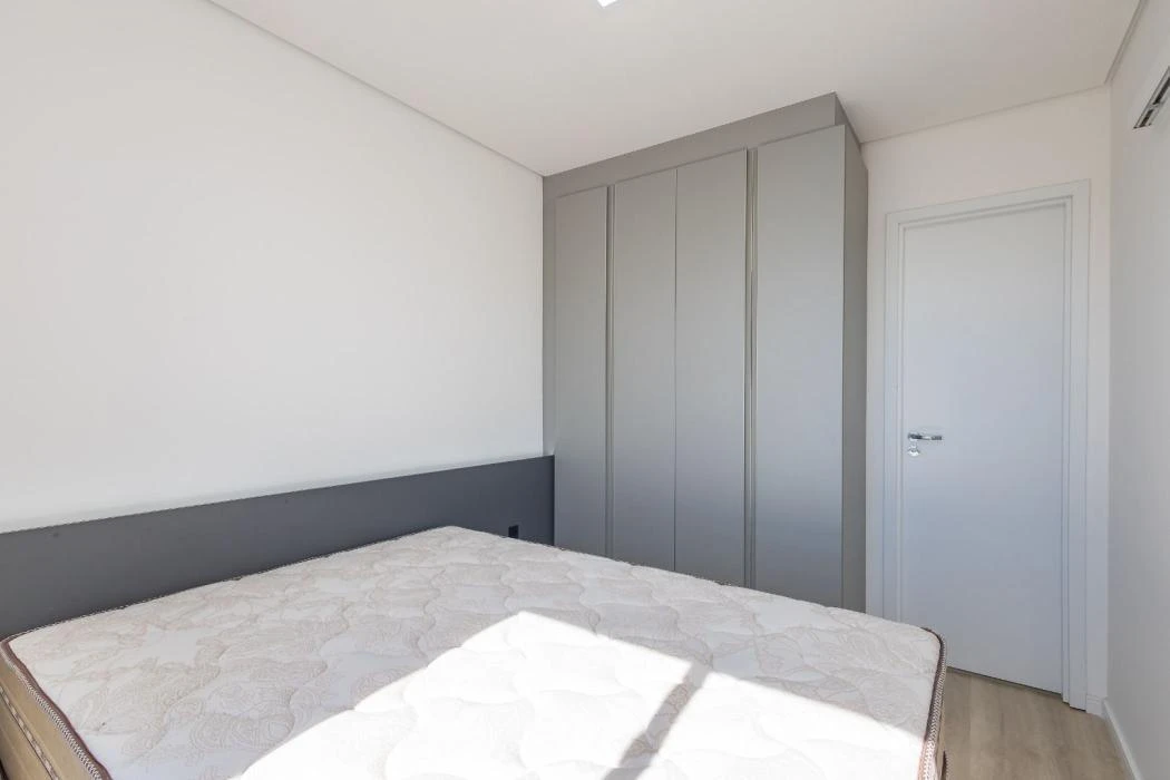 Apartamento mobiliado, 27 m², com janelas do piso ao teto — photo 32