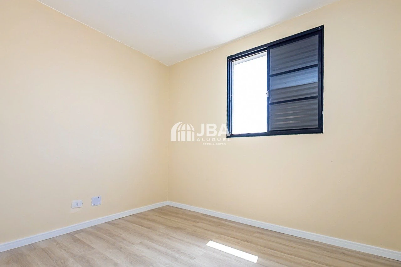 Wood or laminate floors in a 2-bedroom apartment, 68 m² — photo 10