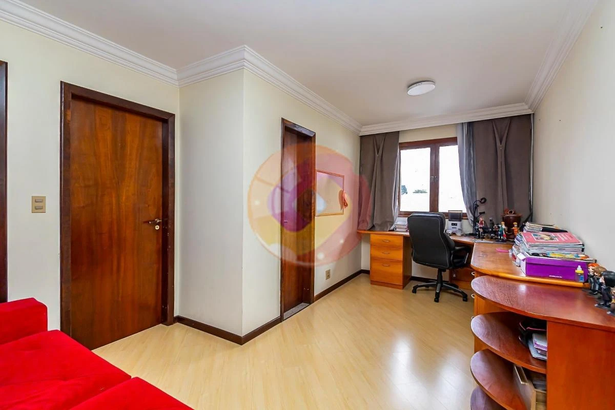 3-bedroom house with a washing machine in Curitiba — photo 39