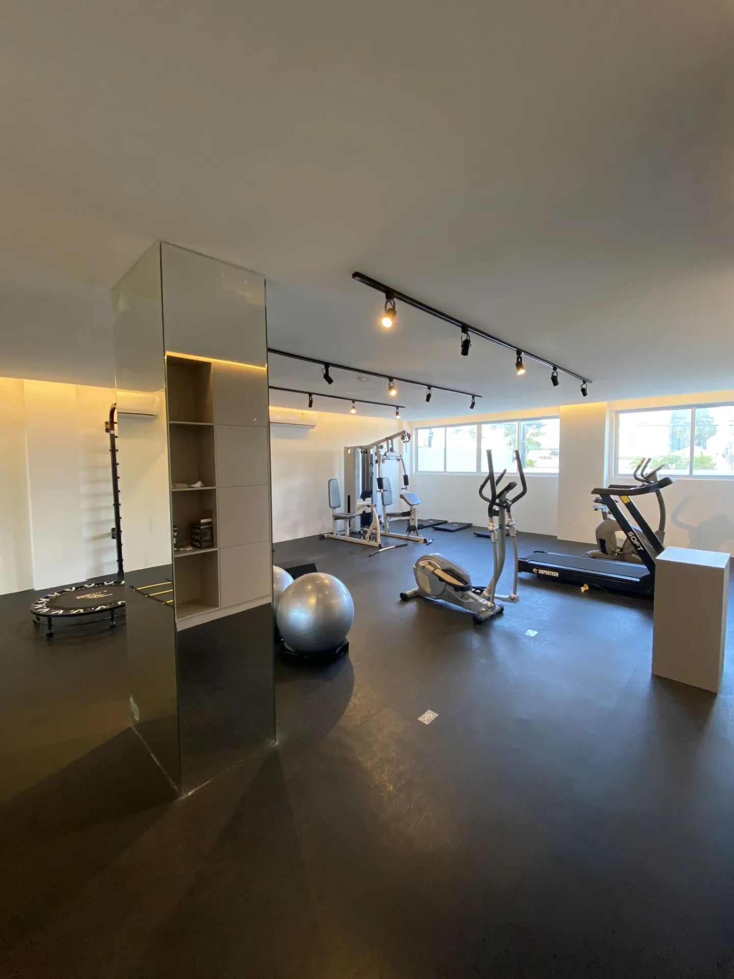 Furnished apartment, 22 m², with a water view — photo 4