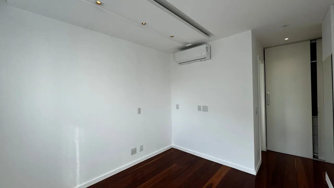3-bedroom apartment in a building with a sauna — photo 22