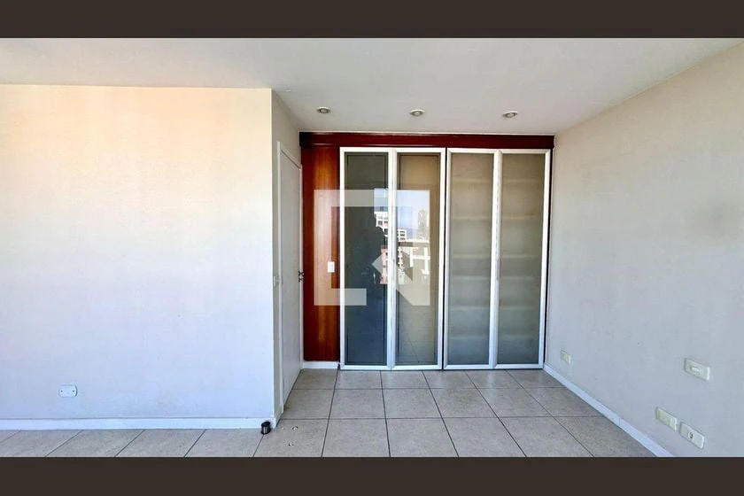 200 m² apartment with 3 en-suite bedrooms and balcony — photo 9