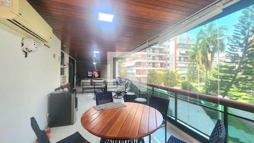 Home office in a 4-bedroom apartment, 220 m² — photo 29